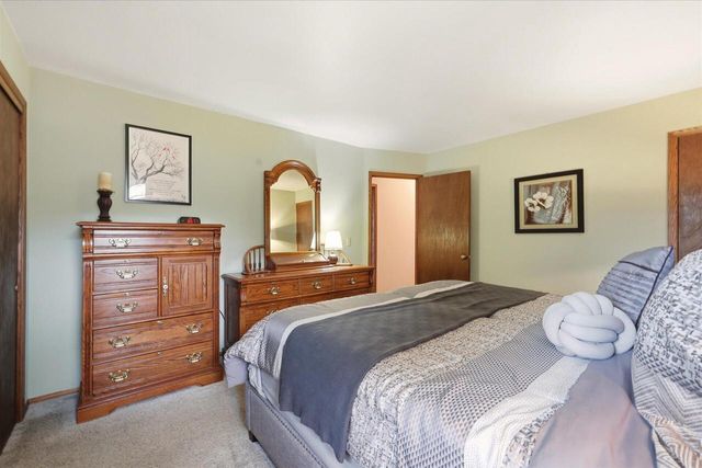 W160S7251 Daisy DRIVE, Muskego, WI 53150