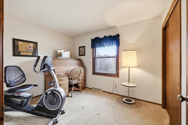 W160S7251 Daisy DRIVE, Muskego, WI 53150