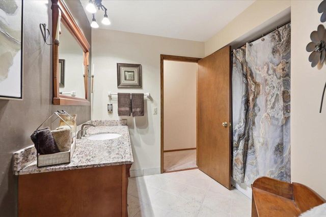 W160S7251 Daisy DRIVE, Muskego, WI 53150