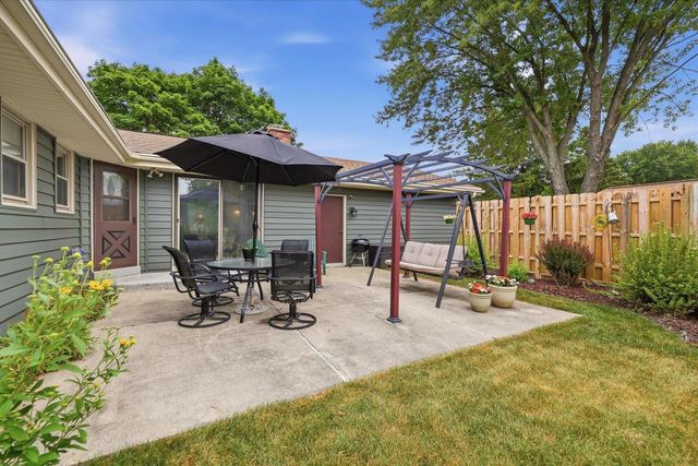 W160S7251 Daisy DRIVE, Muskego, WI 53150