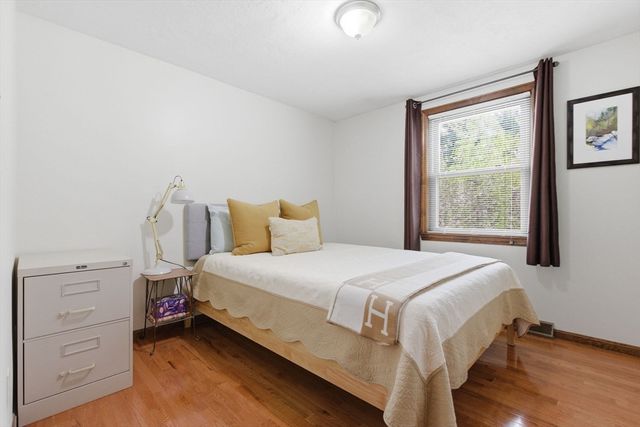2 Sandspur Ln, North Reading, MA 01864