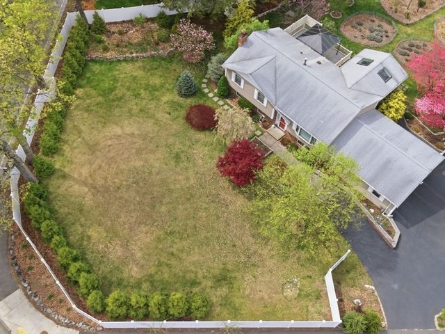 2 Sandspur Ln, North Reading, MA 01864