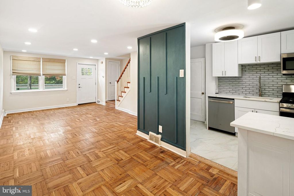 2113 COBBS CREEK PKWY, PHILADELPHIA, PA 19142 — photo 2