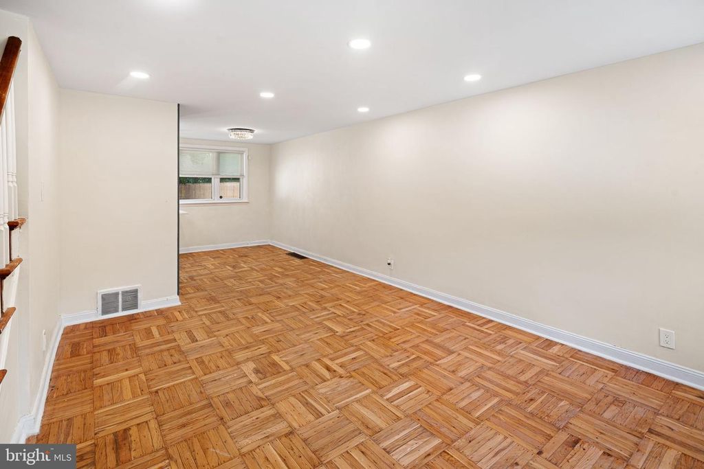 2113 COBBS CREEK PKWY, PHILADELPHIA, PA 19142 — photo 4