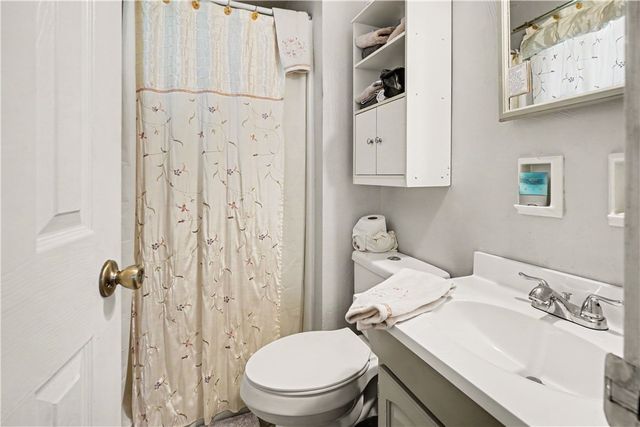 405 Peters Dr, Shaler, PA 15116