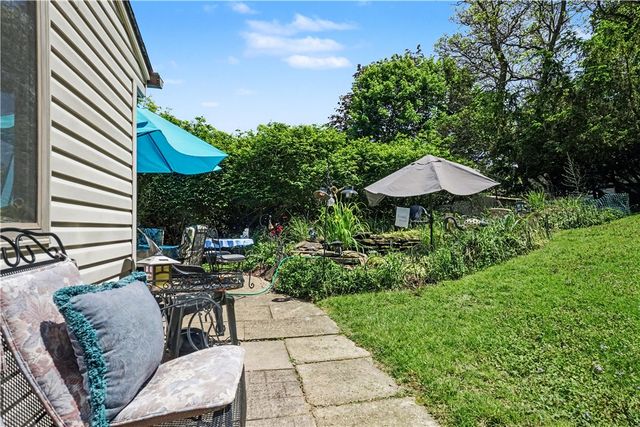 405 Peters Dr, Shaler, PA 15116