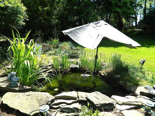 405 Peters Dr, Shaler, PA 15116