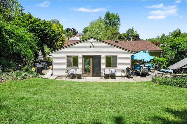 405 Peters Dr, Shaler, PA 15116