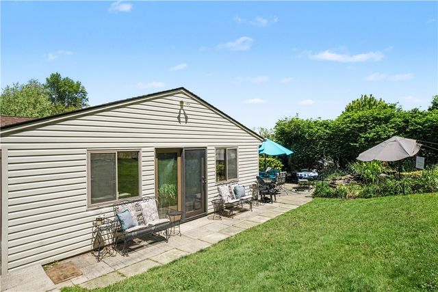 405 Peters Dr, Shaler, PA 15116