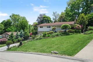405 Peters Dr, Shaler, PA 15116