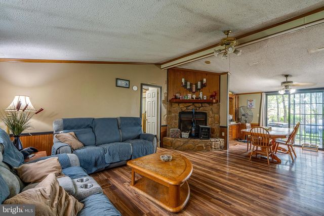 1310 OLD QUAKER RD, Etters, PA 17319