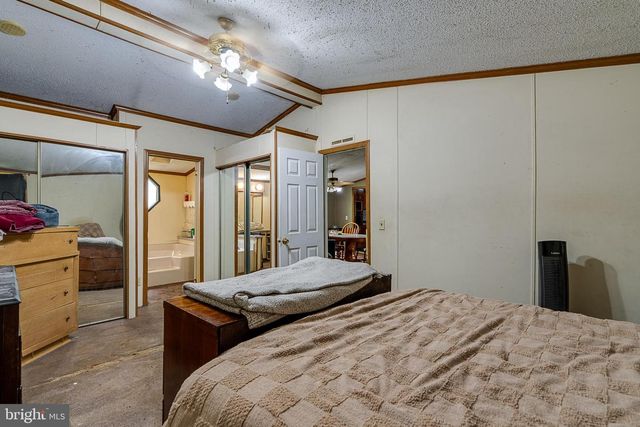 1310 OLD QUAKER RD, Etters, PA 17319