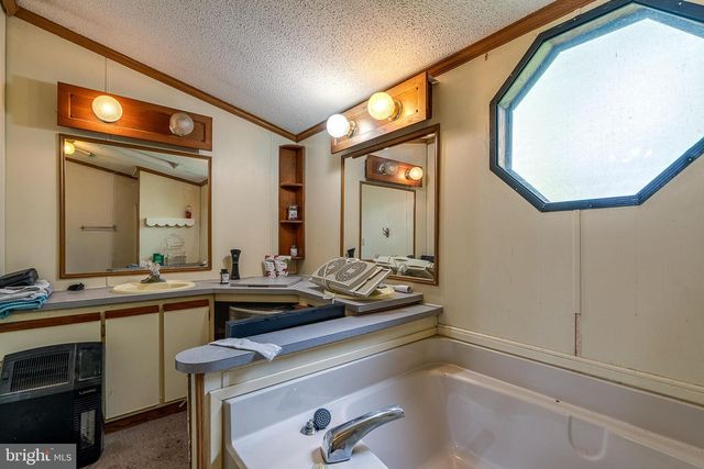 1310 OLD QUAKER RD, Etters, PA 17319