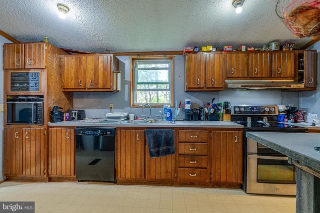 1310 OLD QUAKER RD, Etters, PA 17319