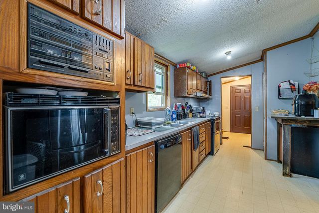 1310 OLD QUAKER RD, Etters, PA 17319