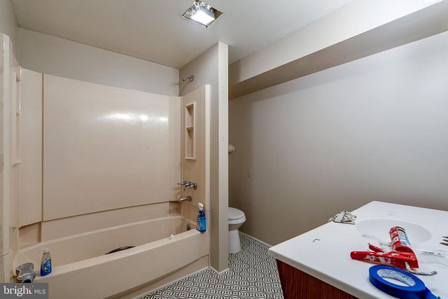 1310 OLD QUAKER RD, Etters, PA 17319
