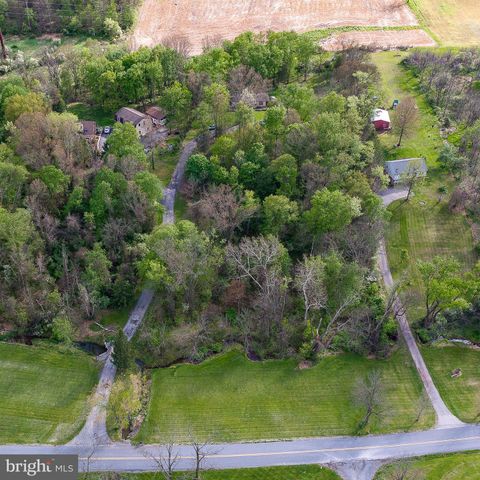 1310 OLD QUAKER RD, Etters, PA 17319