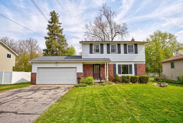 2281 Crane Road, Fenton, MI 48430