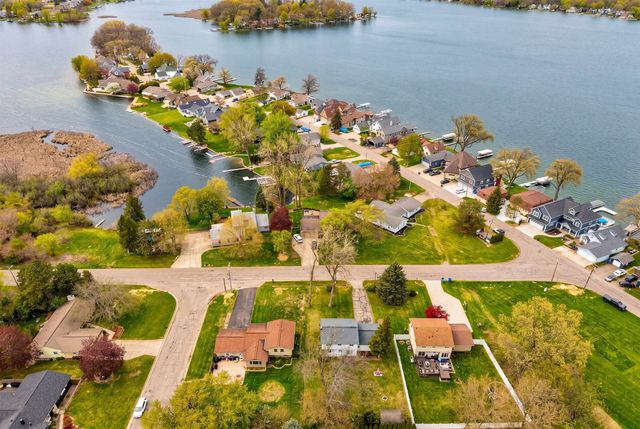 2281 Crane Road, Fenton, MI 48430