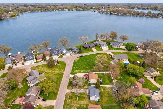 2281 Crane Road, Fenton, MI 48430