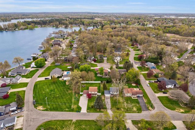 2281 Crane Road, Fenton, MI 48430