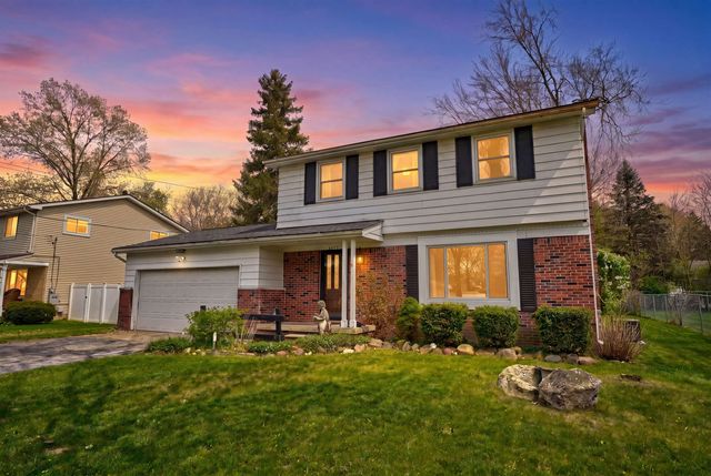 2281 Crane Road, Fenton, MI 48430