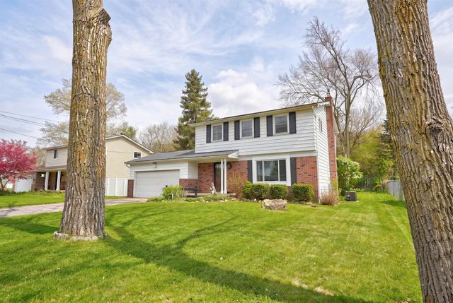 2281 Crane Road, Fenton, MI 48430
