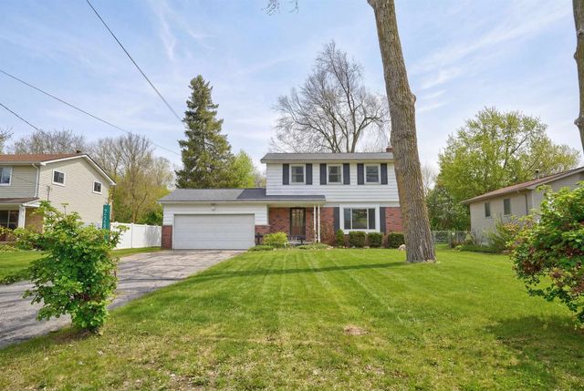 2281 Crane Road, Fenton, MI 48430