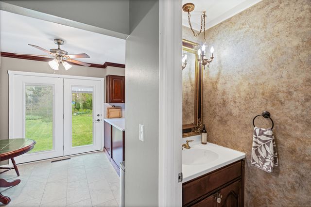 2281 Crane Road, Fenton, MI 48430