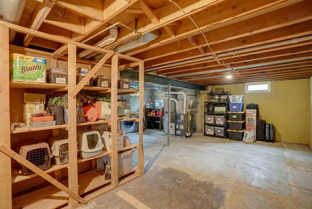 2281 Crane Road, Fenton, MI 48430