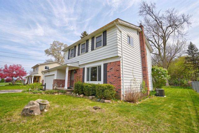 2281 Crane Road, Fenton, MI 48430