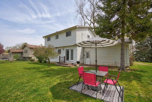 2281 Crane Road, Fenton, MI 48430