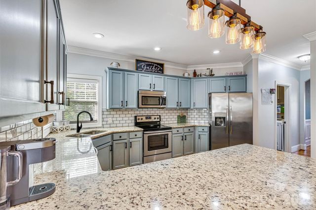 6208 Neptune Drive, Denver, NC 28037