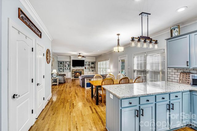 6208 Neptune Drive, Denver, NC 28037
