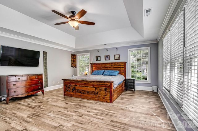 6208 Neptune Drive, Denver, NC 28037