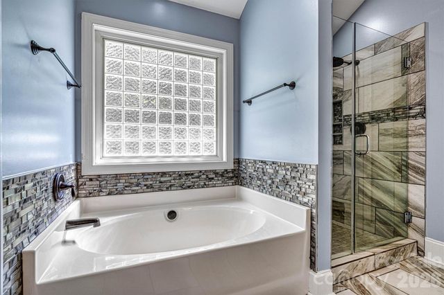 6208 Neptune Drive, Denver, NC 28037