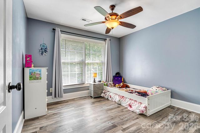 6208 Neptune Drive, Denver, NC 28037