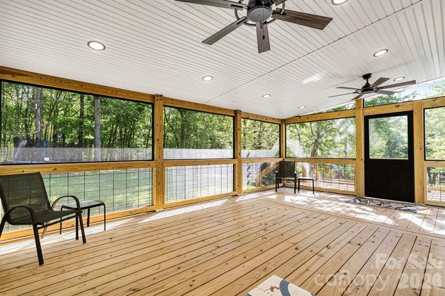 6208 Neptune Drive, Denver, NC 28037