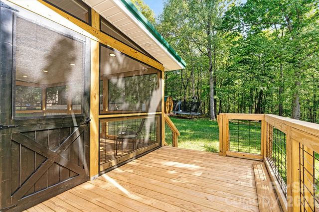 6208 Neptune Drive, Denver, NC 28037