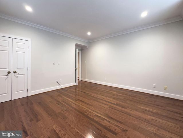 42 GREYTHORNE WOODS CIR, Wayne, PA 19087