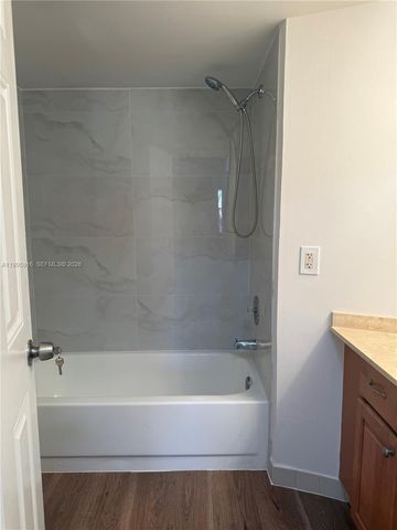 6276 NW 186th St 207, Hialeah, FL 33015