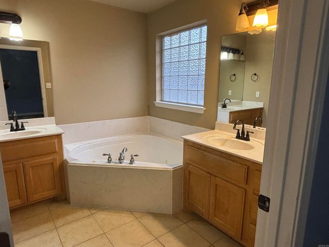 3309 Arkansas Drive, Benton, AR 72015