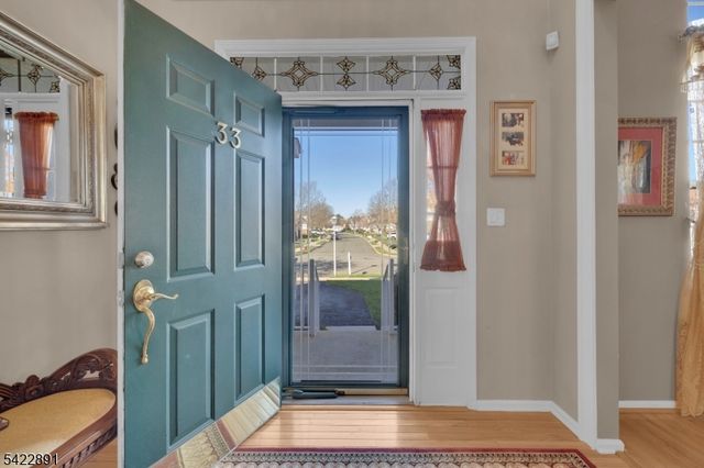 33 Pony Ln, Raritan Twp., NJ 08822