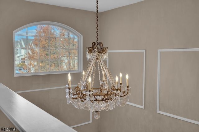 33 Pony Ln, Raritan Twp., NJ 08822