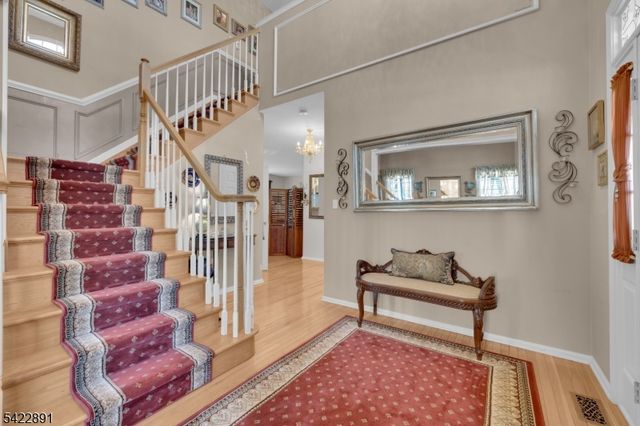 33 Pony Ln, Raritan Twp., NJ 08822