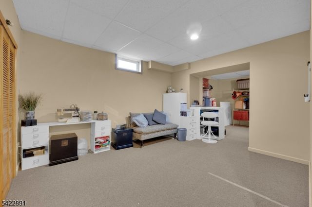 33 Pony Ln, Raritan Twp., NJ 08822