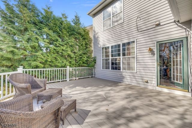 33 Pony Ln, Raritan Twp., NJ 08822