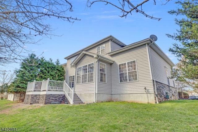 33 Pony Ln, Raritan Twp., NJ 08822