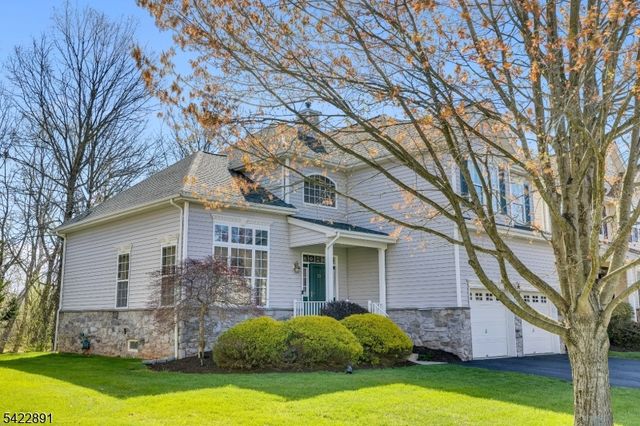 33 Pony Ln, Raritan Twp., NJ 08822
