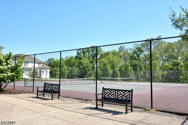 33 Pony Ln, Raritan Twp., NJ 08822